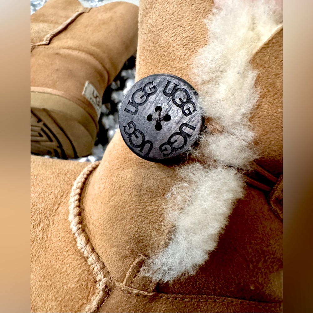 Ugg Australia Bailey Button Boots In Chestnut Siz… - image 7